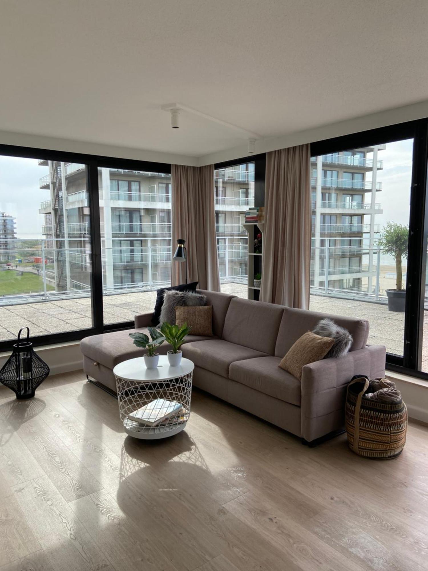 Sea View Penthouse Apartment *